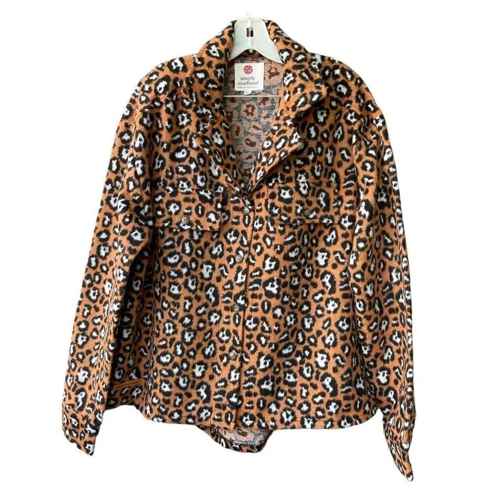 Simply Southern sizer Xl Cheetah print button